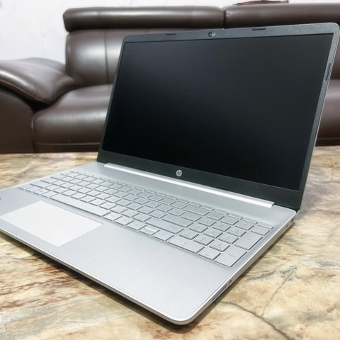 Máy tính xách tay HP 15-5000 (Intel Core i3.1215U / RAM 8GB / SSD 512GB / Intel UHD Graphics / 15.6inch FHD / Win10 / Bạc)