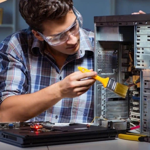 Bảo dưỡng chi tiết máy tính để bàn