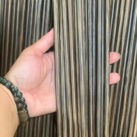 [1 chục] Đũa buông xịn loại đặc biệt cao cấp. Không công vênh mối mọt hay ẩm mốc. Dùng sang trọng và an toàn cho sức khoẻ. Phủ lớp sáp ong bóng đẹp.