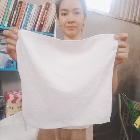 Khăn lau mặt spa siêu mềm mịn thấm nước tốt, màu trắng. Khăn bông trắng ấp da dùng với nước TTA