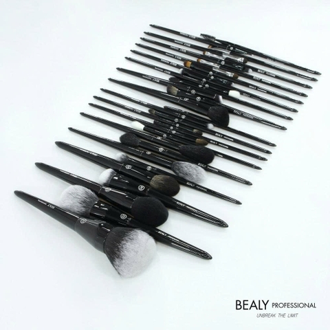 Bộ cọ BEALY 32 cây (không túi)