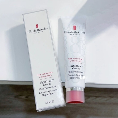 Son dưỡng môi ELIZABETH arden eight hour 50g