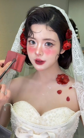 Má hồng MOON EYES color - #CH04