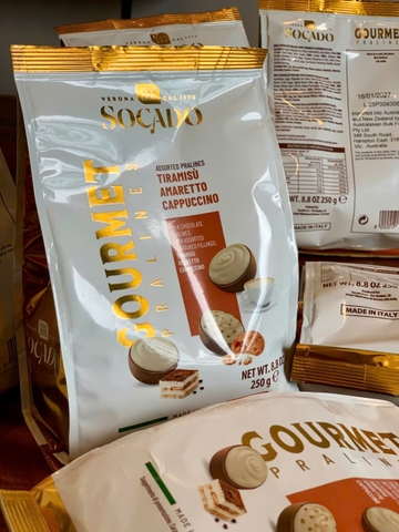 [Hàng Ý] SOCOLA Socado Gourmet Pralines 3 VỊ Tiramisu - Cappuccino - Amaretto, 250g