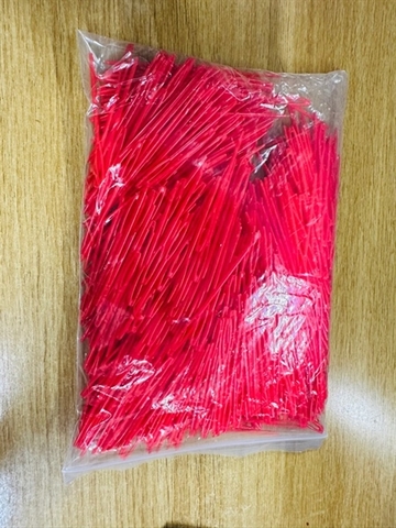 túi 1000 kim khâu nhựa đầu to (dài 6.8cm)