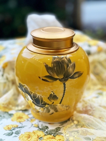 Bình đựng trà sứ hoa sen