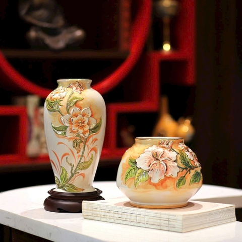 Lọ Hoa Vẽ Tay Đắp Hoa Nổi Vàng Kim VIP