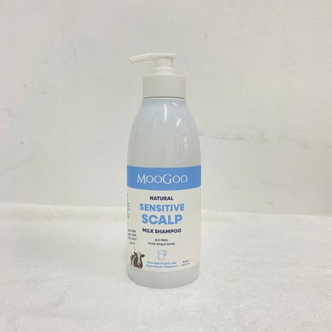 Dầu gội Moogoo Scalp-Friendly Milk Shampoo dịu nhẹ cho da đầu nhạy cảm, giảm gàu, không silicon (chai 500ml)