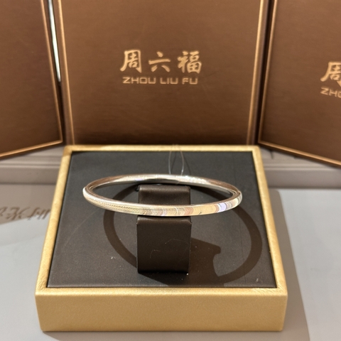 Vòng Tay Bạc Hoạ Tiết Mắt Mèo