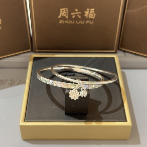 Vòng Tay Bạc Đôi Phối Charm Hoa Tuyết Và Chuông