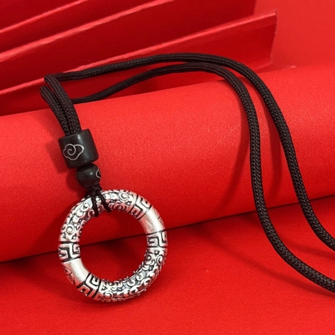 Vòng Cổ Dây Bện Mặt Tròn Bạc Khắc Họa Tiết Tường Vân - Seven Degree