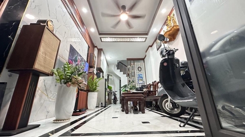 NHÀ PHÂN LÔ TRUNG KÍNH