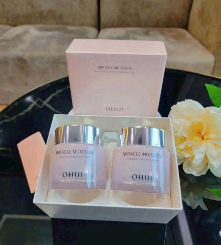 Set Kem Dưỡng Ẩm Ohui Miracle Moisture Ceramide Boosting Cream 60ml + 60ml - Bí quyết tái sinh làn da ẩm mượt, mịn màng và tràn đầy sức sống