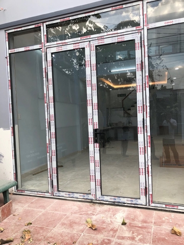 Vách, cửa nhôm xingfa