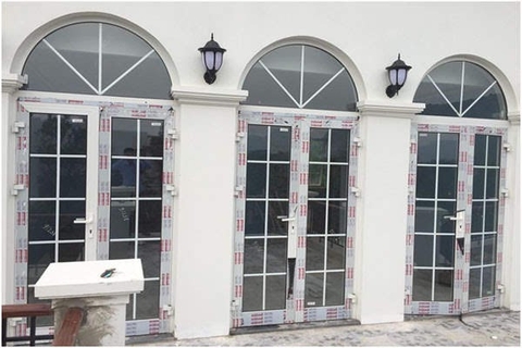 Vách, cửa nhôm xingfa