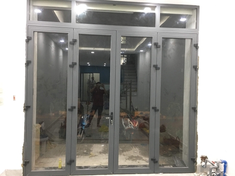 Vách, cửa nhôm xingfa