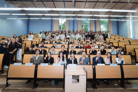 UNITOUR 2026 tiếp tục hành trình tại Trường Đại học Thăng Long