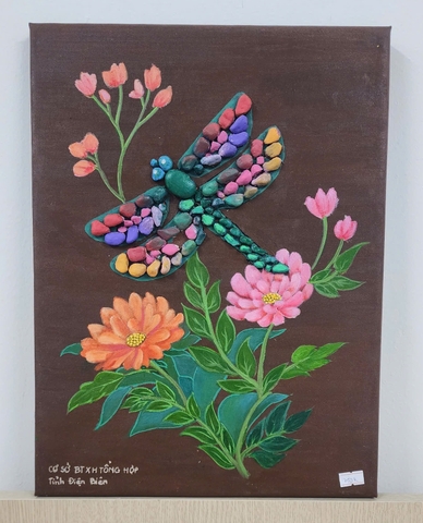 Tranh đá: Chuồn chuồn