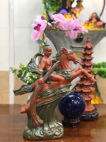 Tượng Thánh Gióng Gốm Xanh TTGKB02 – Biểu Tượng Sức Mạnh, Bình An & Thăng Tiến