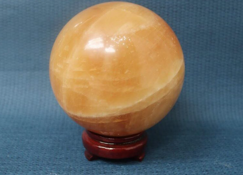 Quả Cầu Phong Thủy Màu Vàng – Biểu Tượng Của Tài Lộc, Thịnh Vượng Và Thành Công_KBPT15