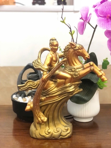 Tượng Thánh Gióng Gốm Vàng Đồng TTGKB04 – Vượng Khí Dồi Dào, Bình An Trọn Vẹn