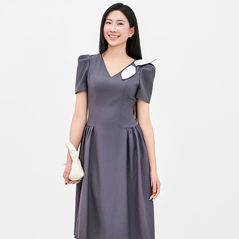 Đầm xòe đính nơ