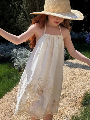 Váy Dài Yếm kem Thêu Chengle