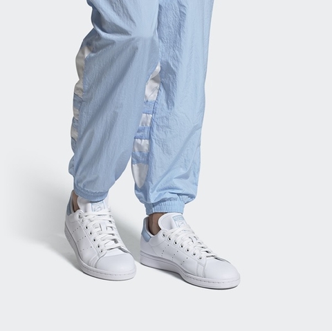 Top những đôi giày Adidas trắng nữ chính hãng giá rẻ 2020