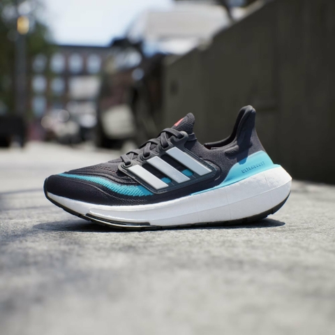 Giày Adidas Nữ Chính Hãng - ULTRABOOST LIGHT - Màu Đen  | JapanSport IF3028