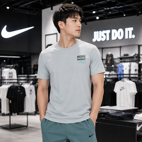 Áo Phông Nike Chính Hãng - Train Stickers - Màu Xám | JapanSport IH1954-097