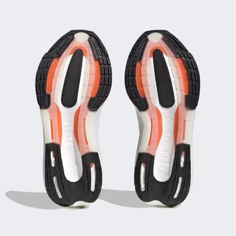 Giày Adidas Chính Hãng - ULTRABOOST LIGHT - Màu đen | JapanSport HQ1399