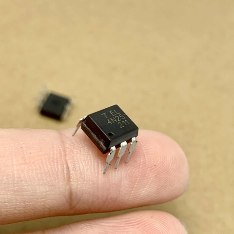 4 cái Opto EL4N25 4N25 DIP-6 chính hãng