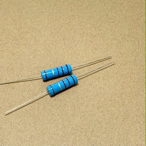4 cái điện trở vòng màu 5W 0.22R 0.22ohm R22 kích thước 25x7mm