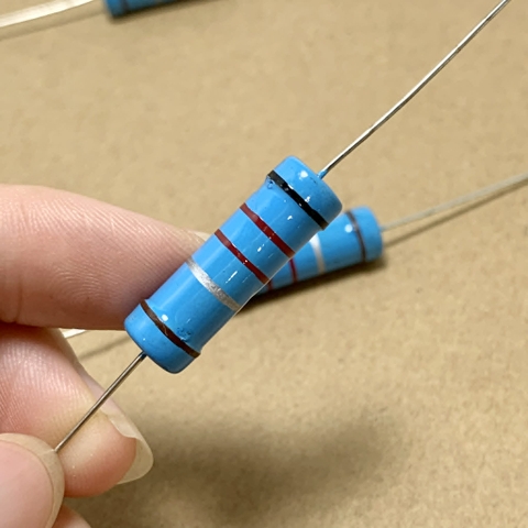 4 cái điện trở vòng màu 5W 0.22R 0.22ohm R22 kích thước 25x7mm
