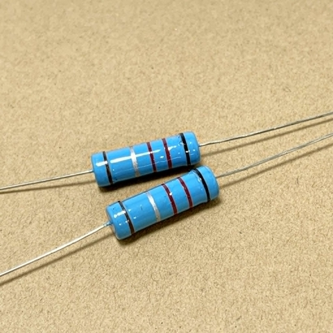 4 cái điện trở vòng màu 5W 0.22R 0.22ohm R22 kích thước 25x7mm