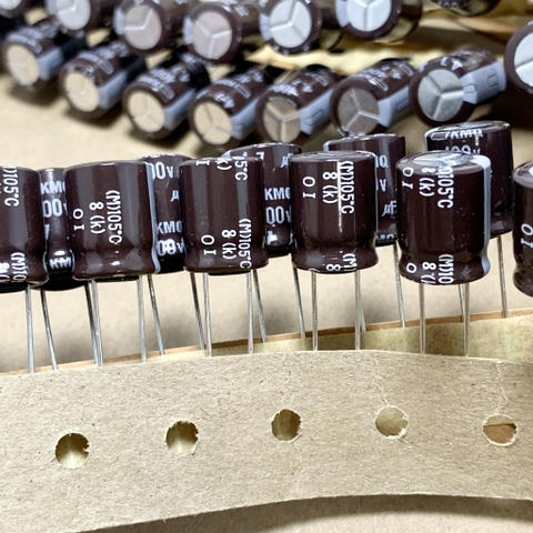 5 cái tụ hóa điện 4.7uF 400V 4.7uF400V kích thước 10x12.5mm KMQ hãng NCC