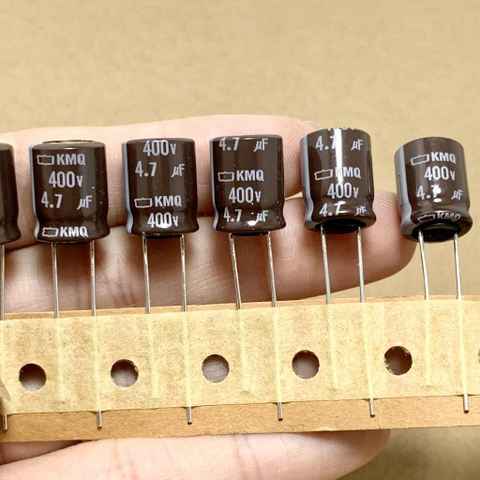 5 cái tụ hóa điện 4.7uF 400V 4.7uF400V kích thước 10x12.5mm KMQ hãng NCC