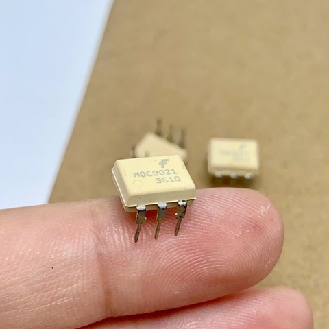 2 cái MOC3021 OPTO quang MOC3021 DIP-6 chính hãng
