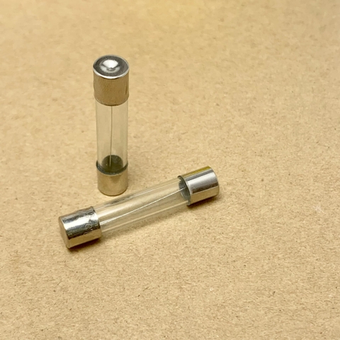5 cái cầu chì ống thủy tinh 250V 1A kích thước 6x30mm
