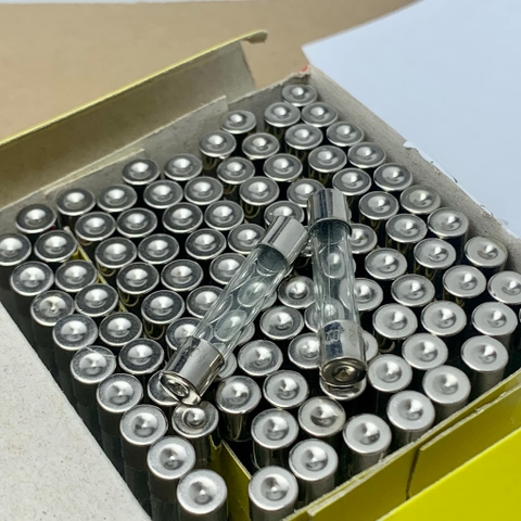 5 cái cầu chì ống 250V 4A kích thước 6x30mm