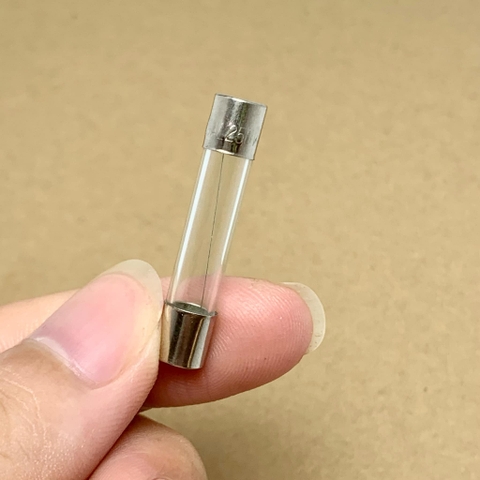 5 cái cầu chì ống 250V 4A kích thước 6x30mm