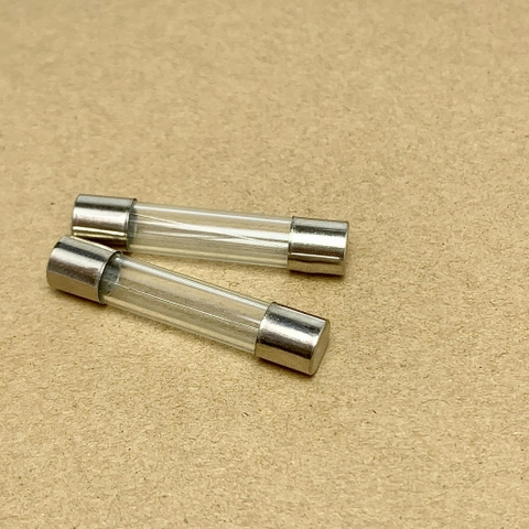 5 cái cầu chì ống 250V 8A kích thước 6x30mm