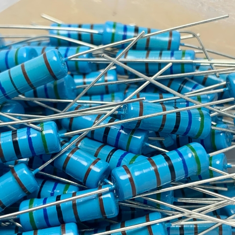 5 cái điện trở vòng màu 3W 5.6KR 5.6Kohm 5KR6 562