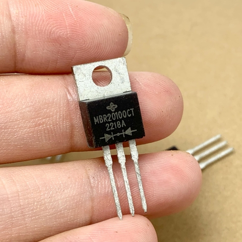 4 cái MBR20100CT MBR 20100CT DIODE SCHOTTKY 100V 20A TO-220