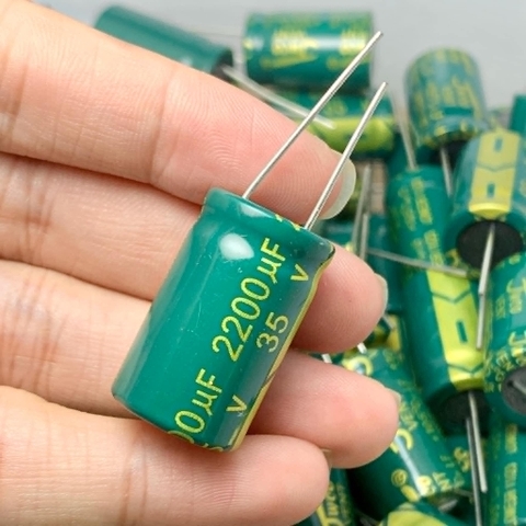 4 cái tụ hóa 2200uF 35v 2200uF35V 2200uF ±20% xanh lá 16x25mm