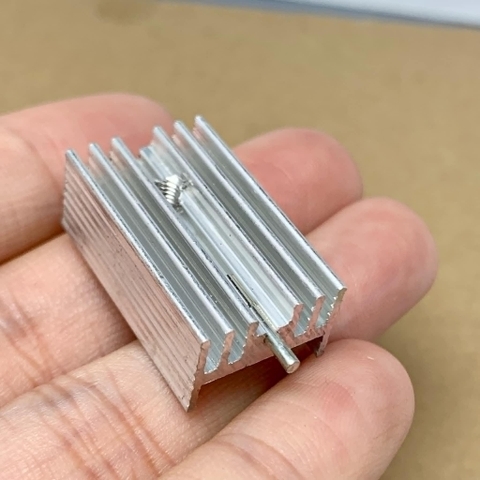 Tản nhiệt nhôm 25x15x10mm chuẩn bán dẫn TO-220