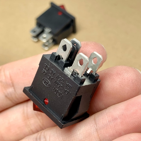 5 cái công tắc bập bênh KCD1 250V 6A 4 chân 2 chế độ màu đỏ có đèn 20x15mm