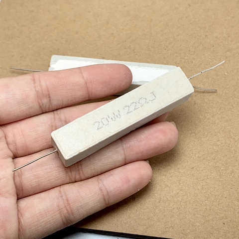 5 cái điện trở sứ 20W 22R 22ohm 220 kiểu chân ngang