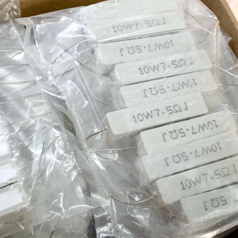 5 cái điện trở sứ 10W 7R5 7.5R 7.5ohm kiểu chân ngang