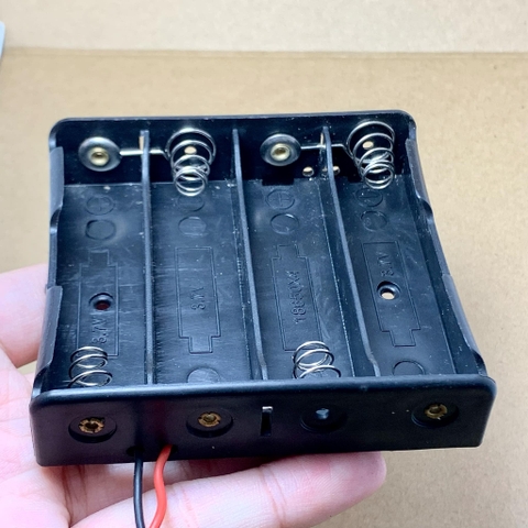HỘP ĐẾ ĐỰNG PIN 3.7V 18650 4PIN